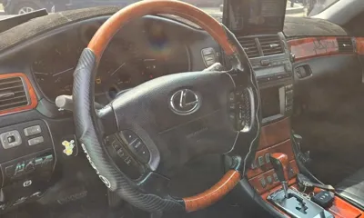 Lexus LS