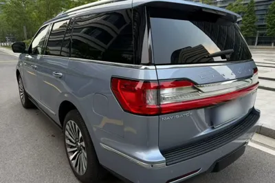 Lincoln Navigator