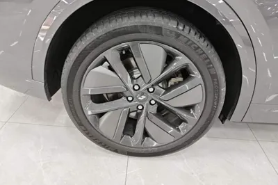 Li Auto L9