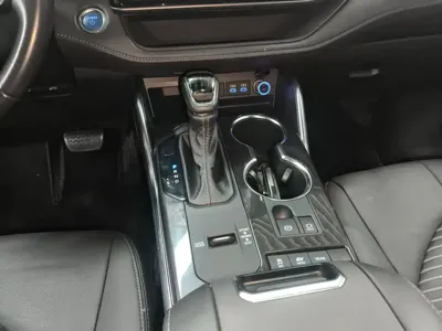 Toyota Crown Kluger