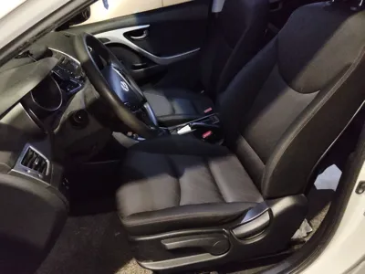 Hyundai Elantra (5th Generation