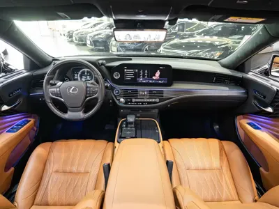 Lexus LS