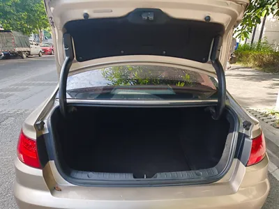 Geely Emgrand GL