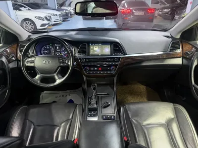 Hyundai Aslan