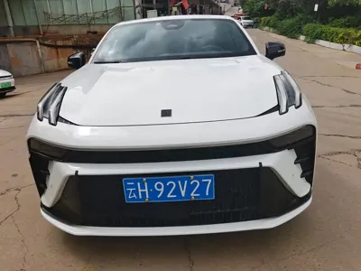 Lynk & Co 03