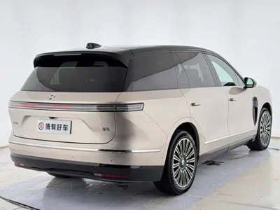 Nio ES8