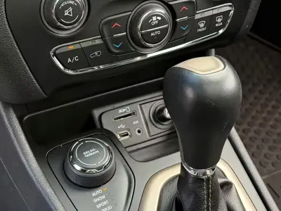 Jeep Cherokee (Import)