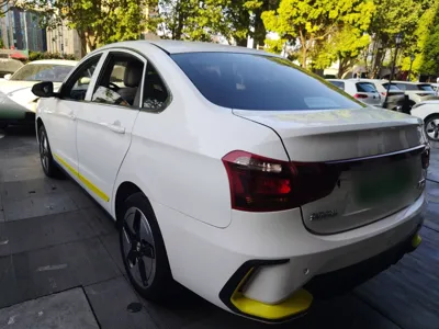Dongfeng Aeolus E70