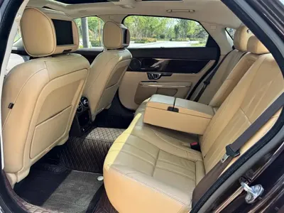 Jaguar XJ