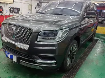Lincoln Navigator