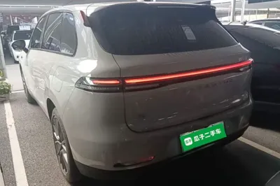 Leapmotor C10