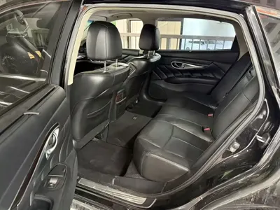 Infiniti Q70