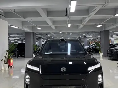 Nio ES8