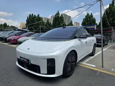 Li Auto 理想i8