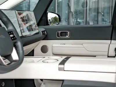 Li Auto Li MEGA