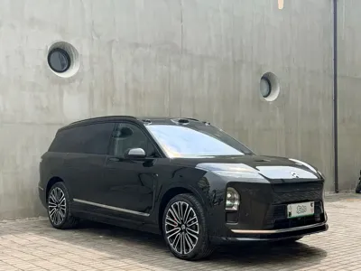 Nio ES8