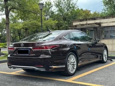 Lexus LS