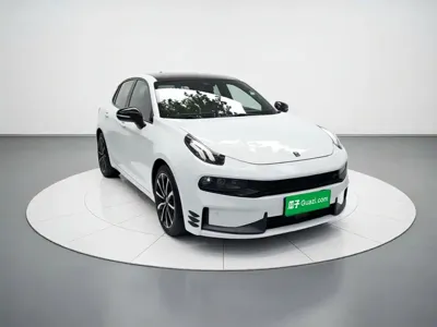Lynk & Co 03