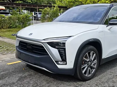 Nio ES8