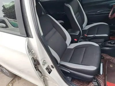 Toyota Yaris L