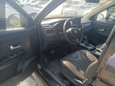 Dongfeng Fengon 370
