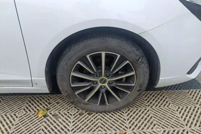 Roewe i5