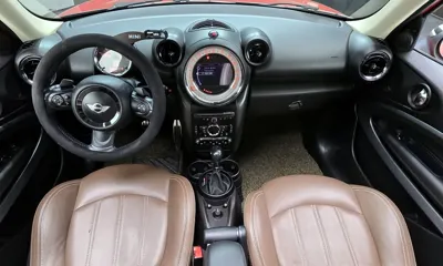 MINI Paceman