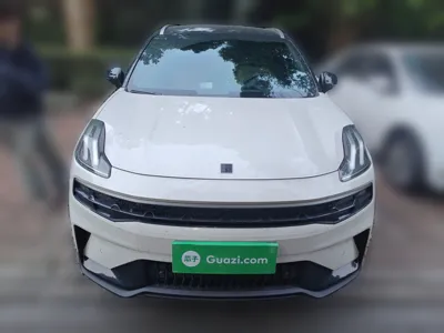 Lynk & Co 06