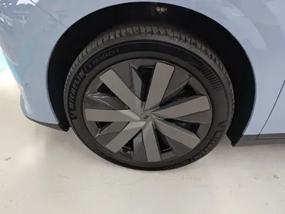 Li Auto 理想i8