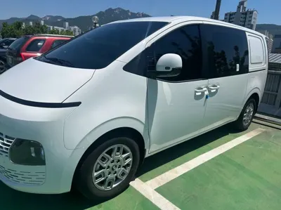 Hyundai Staria