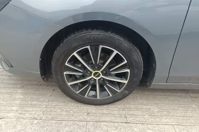 Roewe i5