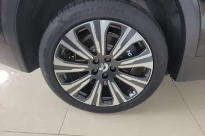 Nio ES8
