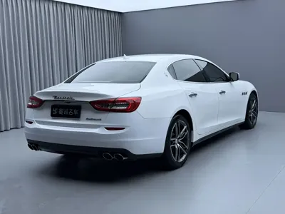 Maserati Quattroporte