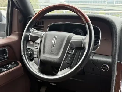 Lincoln Navigator