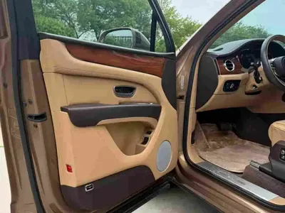 Bentley Bentayga PHEV