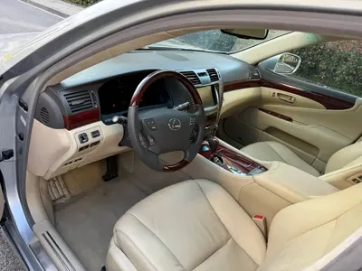 Lexus LS