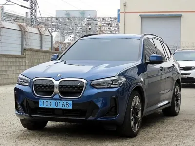 BMW iX3