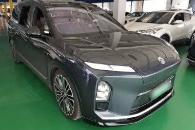 Nio ES8