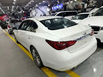 Infiniti Q50L