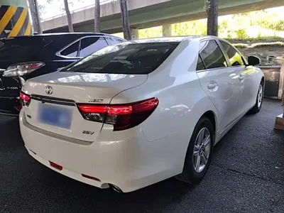 Toyota Reiz