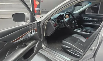 Infiniti M