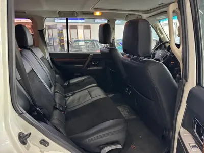 Mitsubishi Pajero (Import)