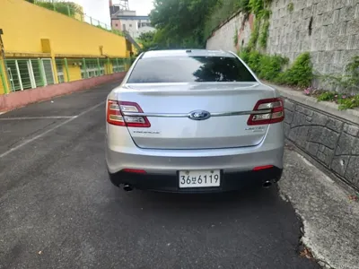 Ford Taurus