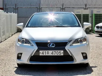 Lexus CT200h