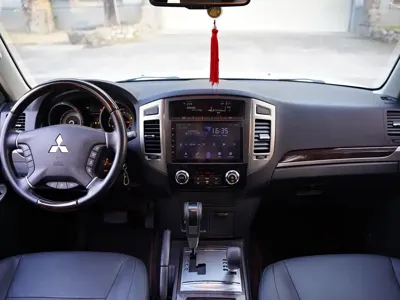 Mitsubishi Pajero (Import)