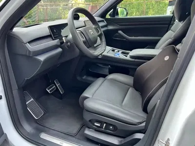 Nio ES8