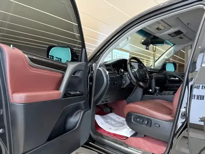 Lexus LX