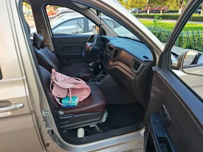 Wuling Hongguang V