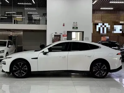 Xpeng P7