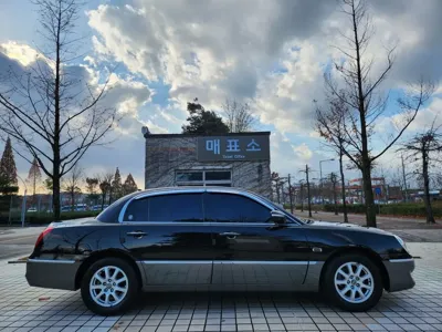 Kia Opirus